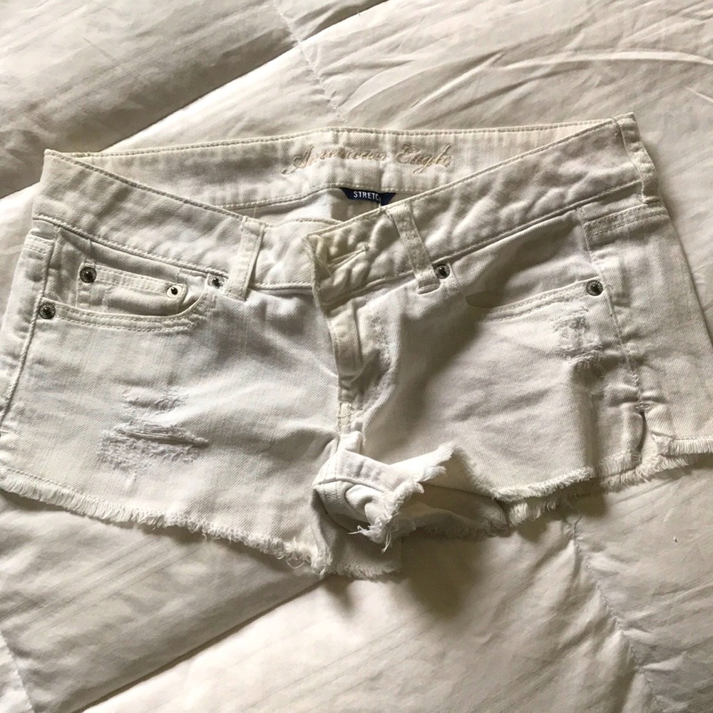 White low rise aeo denim shorts